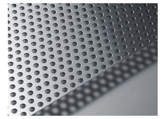 As peneiras perfuradas cobrem/passos perfuradas do furo da tela 1-20 milímetro do metal